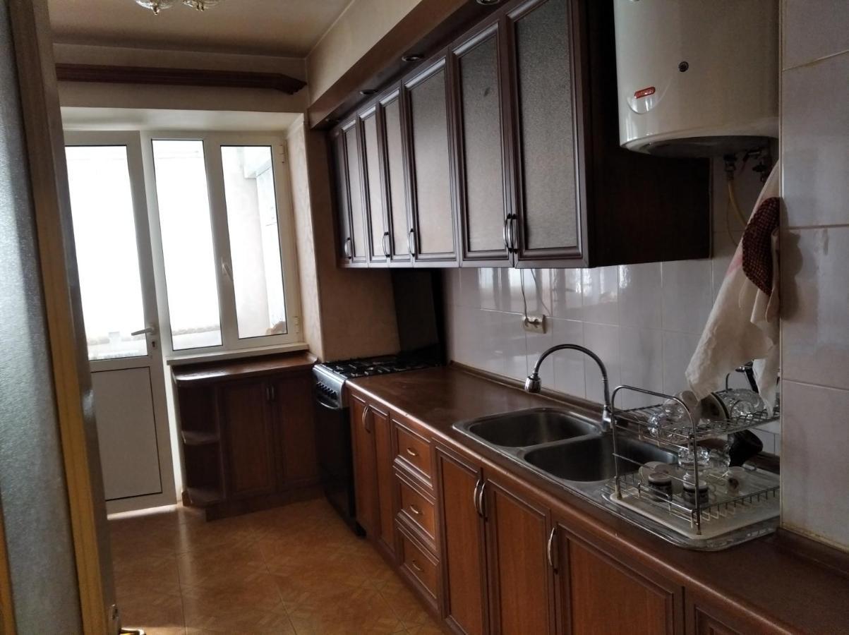 3 Room Apartment In Small Center Of يريفان المظهر الخارجي الصورة