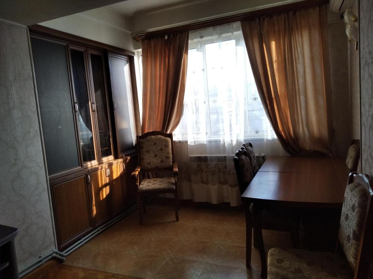 3 Room Apartment In Small Center Of يريفان المظهر الخارجي الصورة